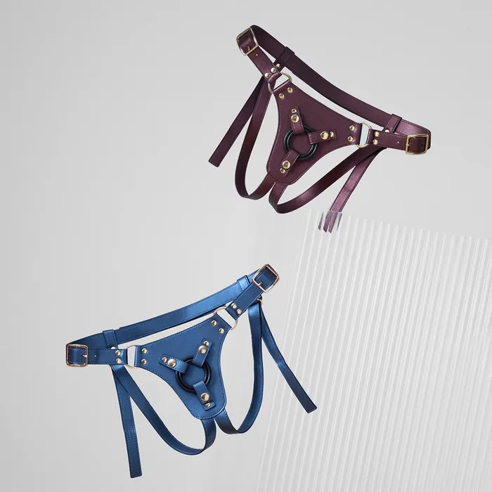 Female Sex Toys Le Pop Lingerie StrapOnMe Strap On Harness Generous Metallic blau Metallic Aubergine